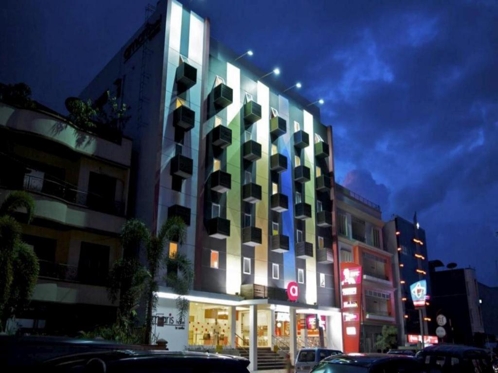 Amaris Hotel Ambon Exteriör bild