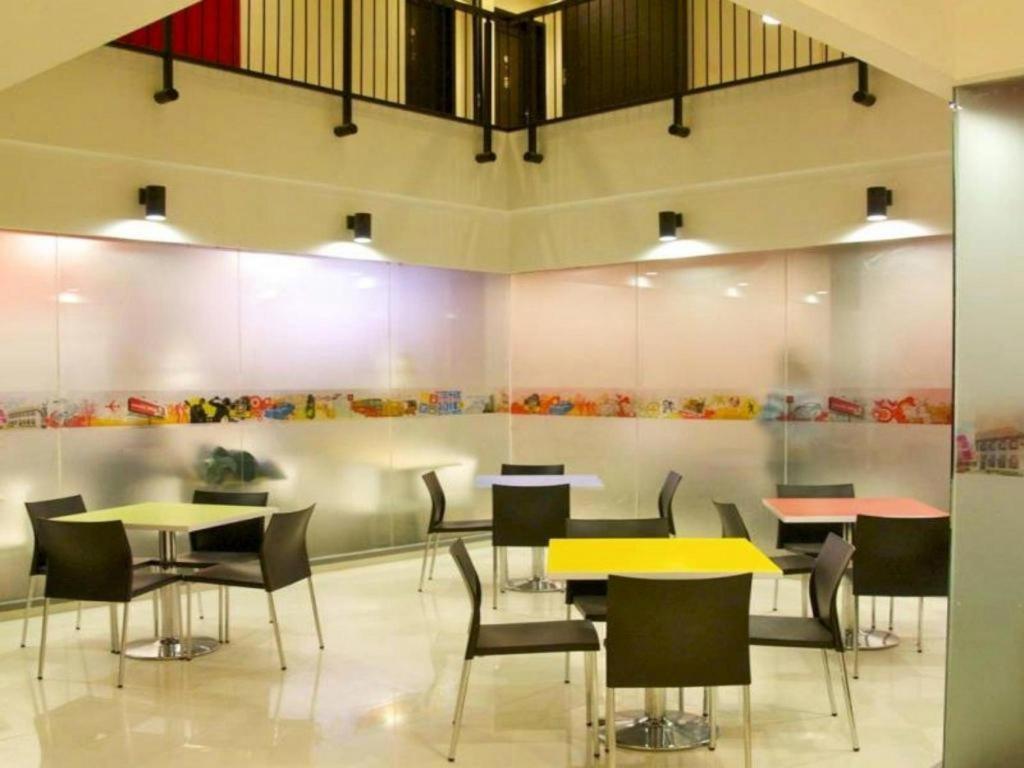 Amaris Hotel Ambon Exteriör bild