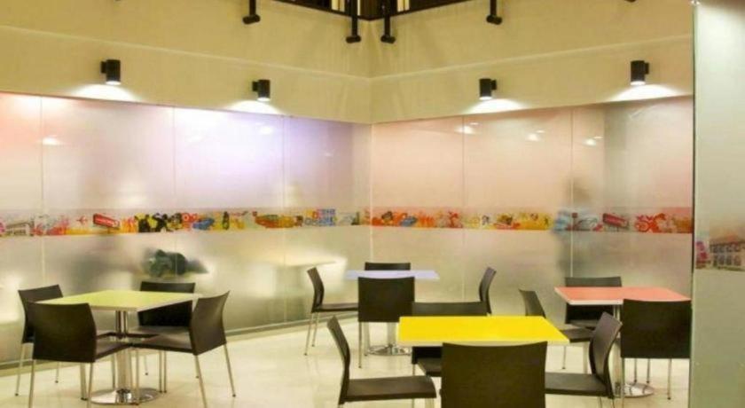 Amaris Hotel Ambon Exteriör bild