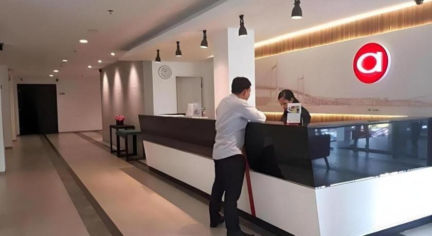 Amaris Hotel Ambon Exteriör bild